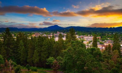 Sunset over Eugene, Oregon, viewed from Skinner Butte Lookout